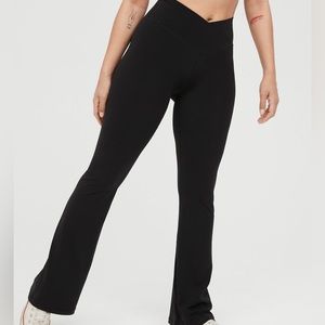 Aire Crossover Flare Leggings